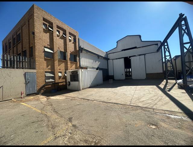 1,850M² WAREHOUSE FOR SALE IN CHLOORKOP